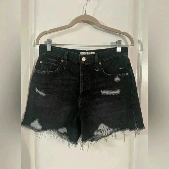 We The Free Women’s Black Makai High Waisted Cut Off Distressed Denim Shorts - Picture 1 of 8
